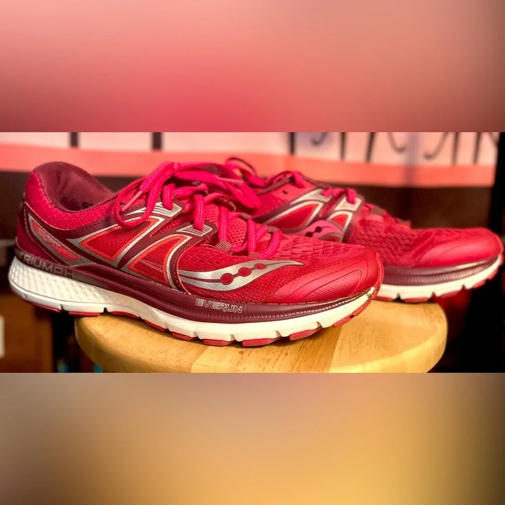 Saucony Triumph ISO 3 Women’s Running Shoes Sz 9.5 EUC!!​​ - Picture 2 of 7